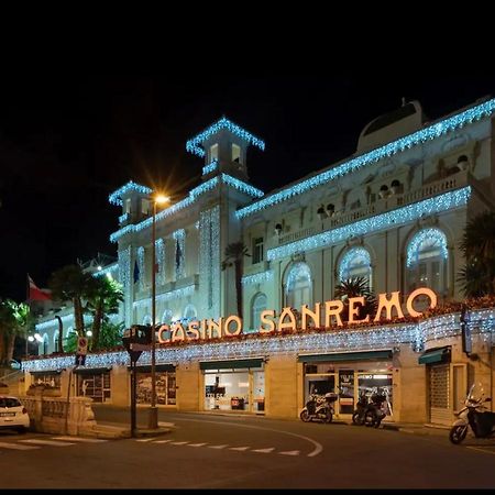 Vasca Idromassaggio, Appartamento Incantevole San Remo Buitenkant foto