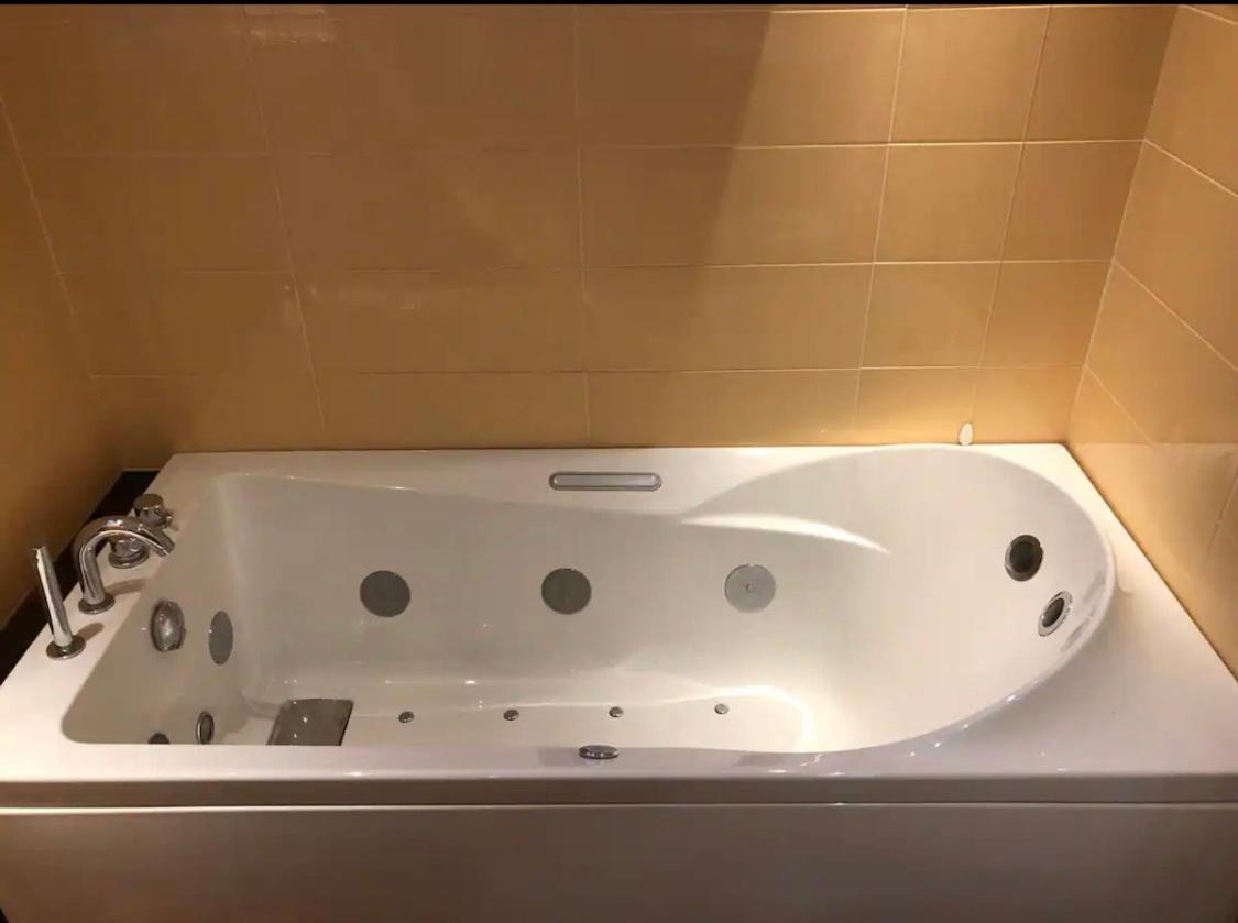 Vasca Idromassaggio, Appartamento Incantevole San Remo Buitenkant foto